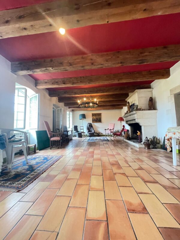 Bastide Provençale de 171m2 au Pied du Massif du Garlaban – Image 4