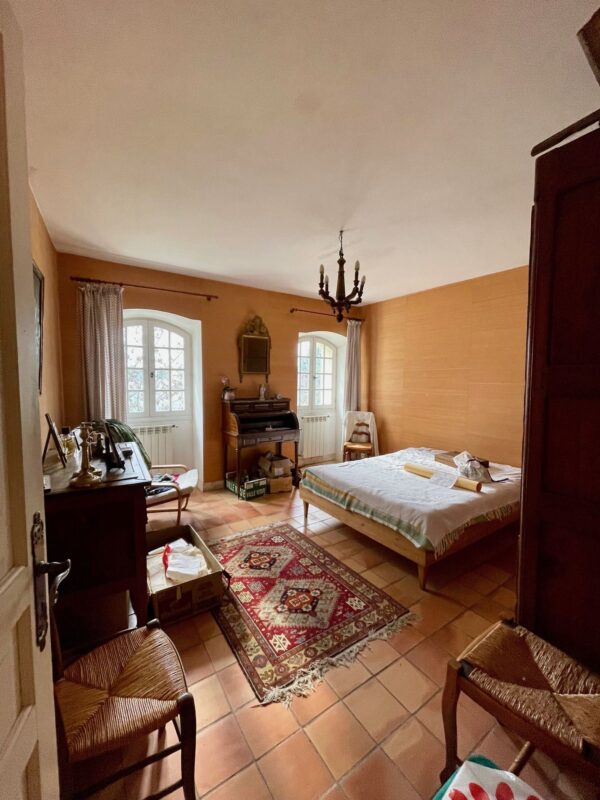 Bastide Provençale de 171m2 au Pied du Massif du Garlaban – Image 8