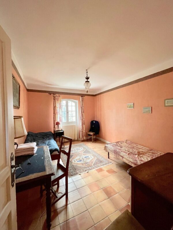 Bastide Provençale de 171m2 au Pied du Massif du Garlaban – Image 9