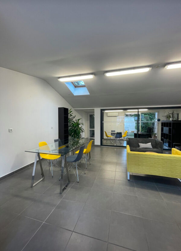 LOCATION - COWORKING