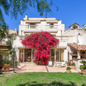 Maison 212m² Quartier Vieille Chapelle, vue mer, jardin, piscine et terrasses, garage