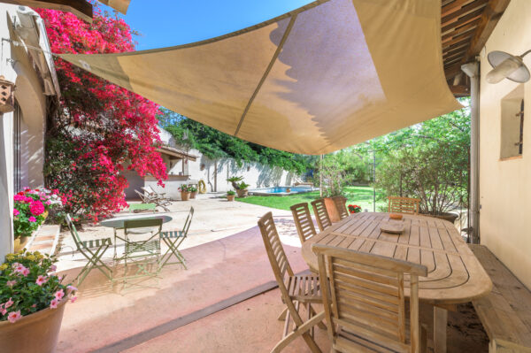 Maison 212m² Quartier Vieille Chapelle, vue mer, jardin, piscine et terrasses, garage – Image 6