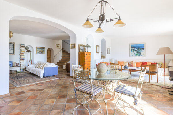Maison 212m² Quartier Vieille Chapelle, vue mer, jardin, piscine et terrasses, garage – Image 10
