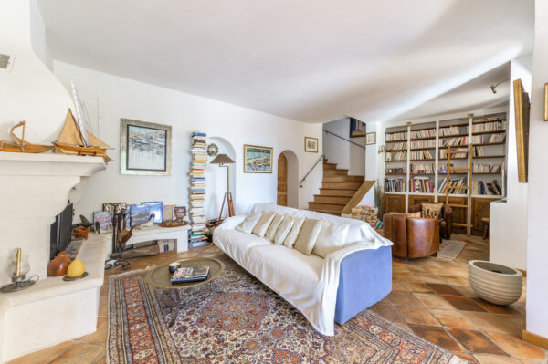 Maison 212m² Quartier Vieille Chapelle, vue mer, jardin, piscine et terrasses, garage – Image 11