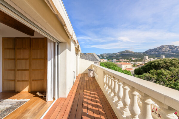 Maison 212m² Quartier Vieille Chapelle, vue mer, jardin, piscine et terrasses, garage – Image 24