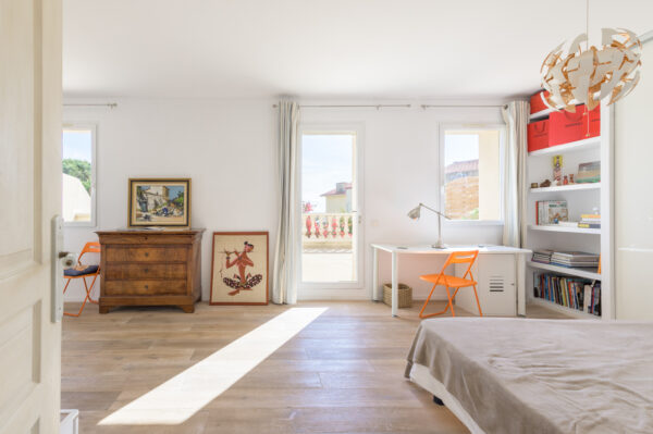Maison 212m² Quartier Vieille Chapelle, vue mer, jardin, piscine et terrasses, garage – Image 26