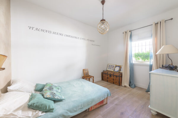 Maison 212m² Quartier Vieille Chapelle, vue mer, jardin, piscine et terrasses, garage – Image 29