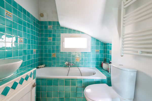 Maison 212m² Quartier Vieille Chapelle, vue mer, jardin, piscine et terrasses, garage – Image 30