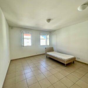 STUDIO 27M2 + BOX 13010 LA CAPELETTE